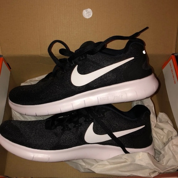 Nike free run flyknit running shoes black 5.5 - Picture 3 of 6